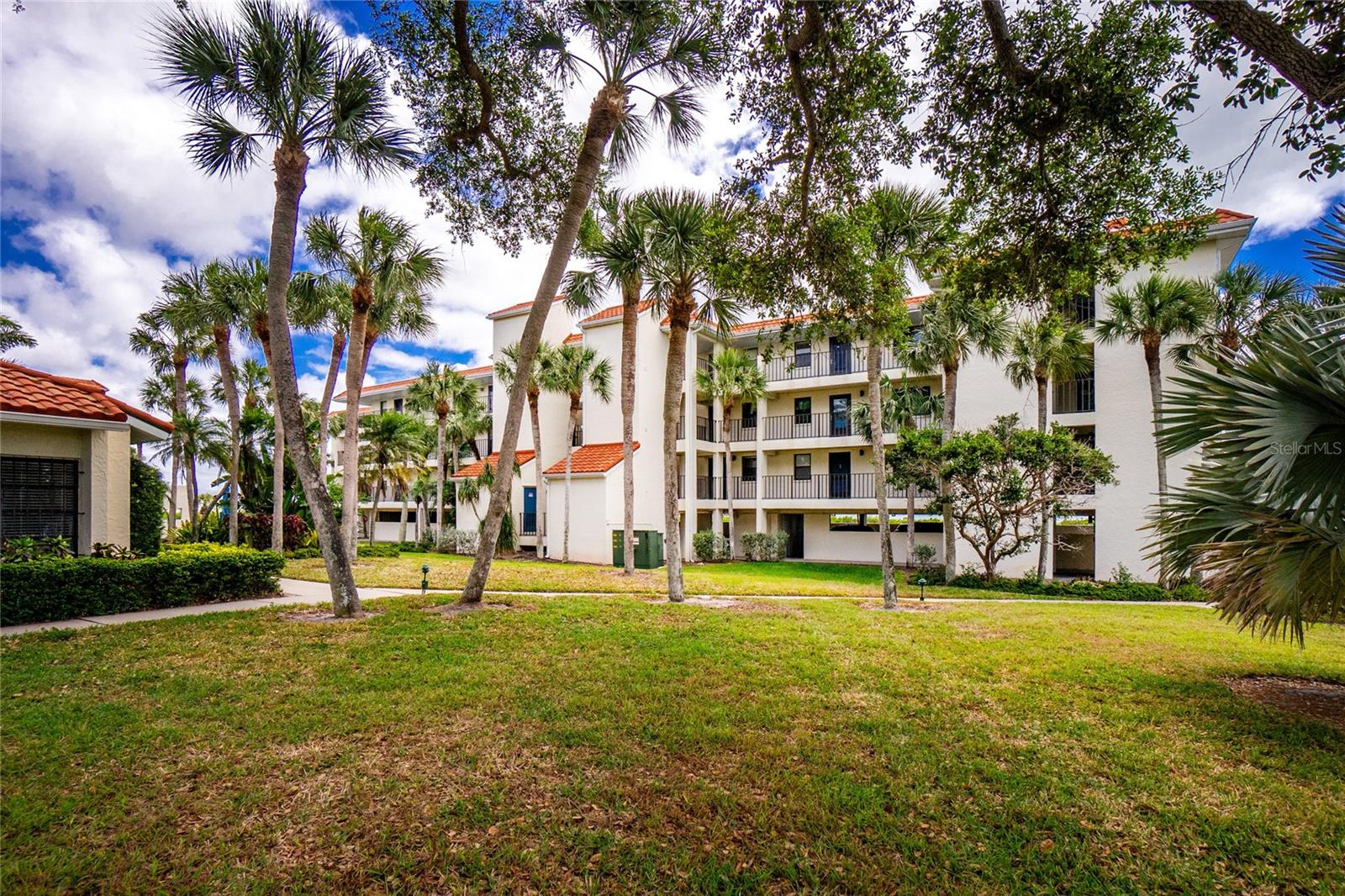 SANDPIPER KEY BLDG 05 - Residential
