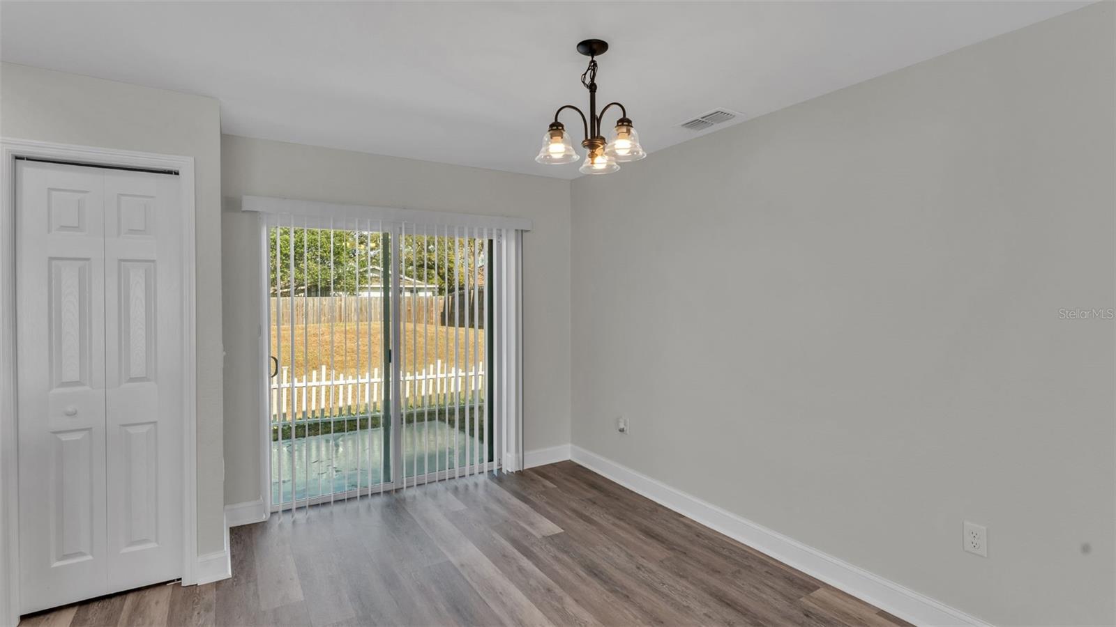 COUNTRY CLUB ESTATES SUB - Residential