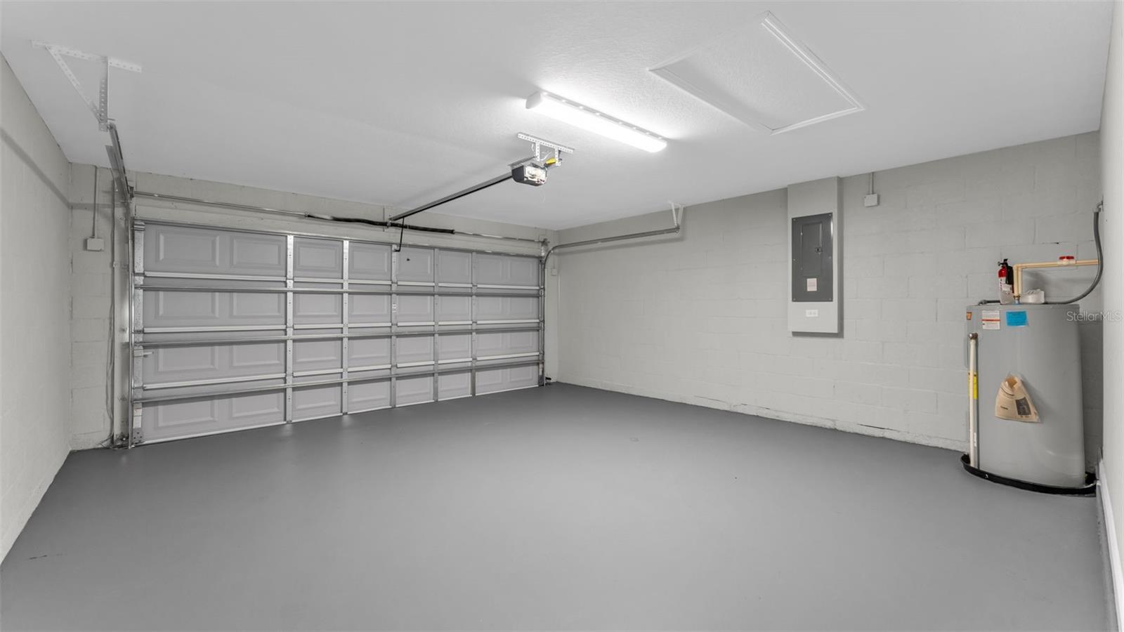 COUNTRY CLUB ESTATES SUB - Residential