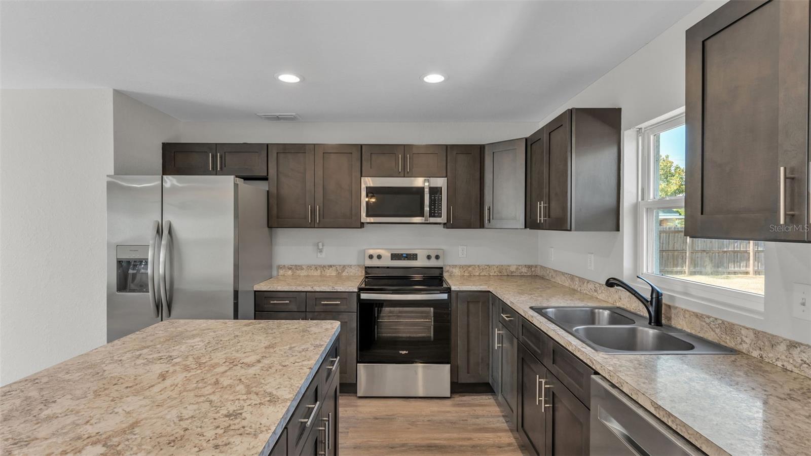 COUNTRY CLUB ESTATES SUB - Residential