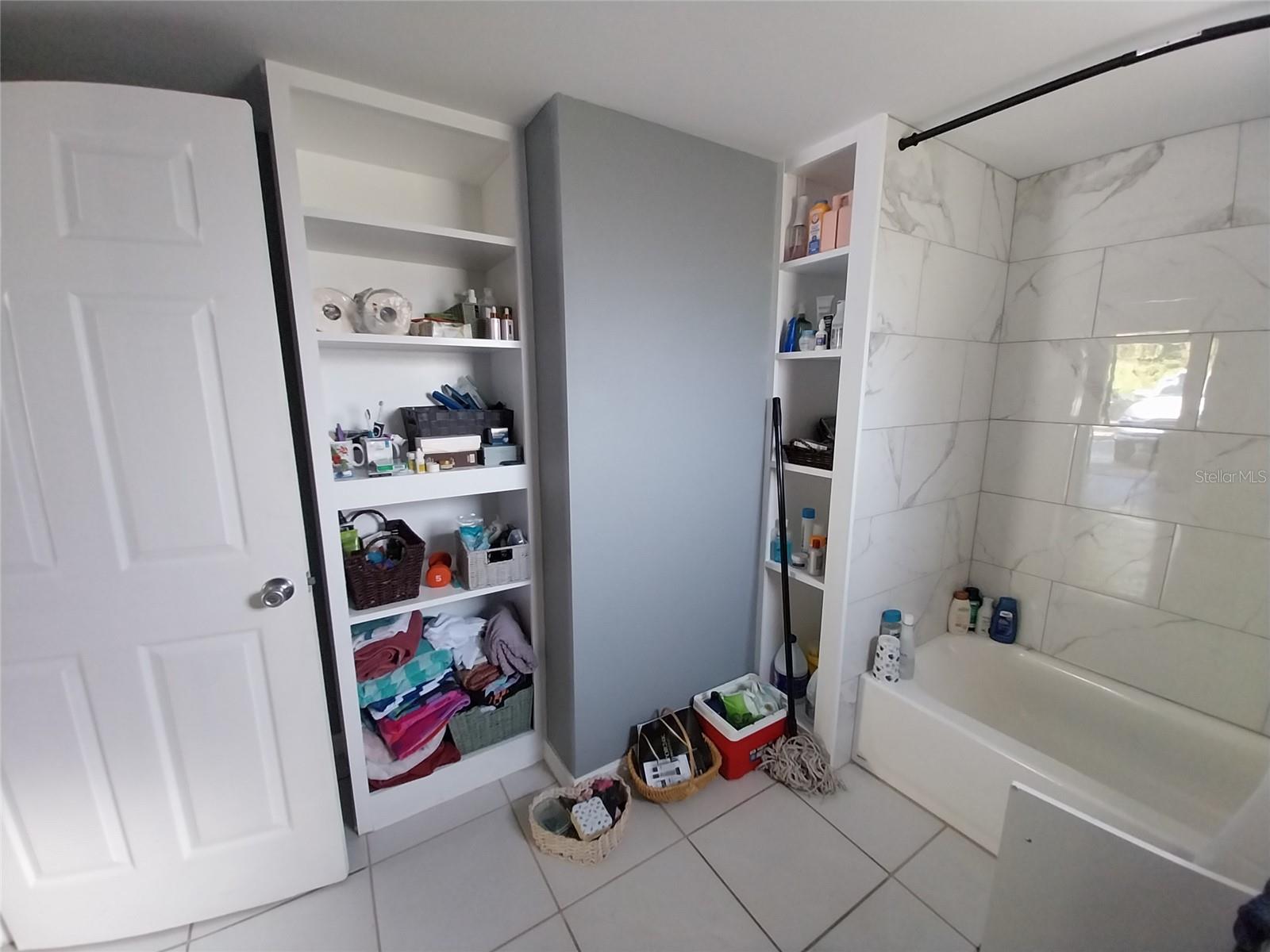 CINDY LANE MOBILE COURT - Residential