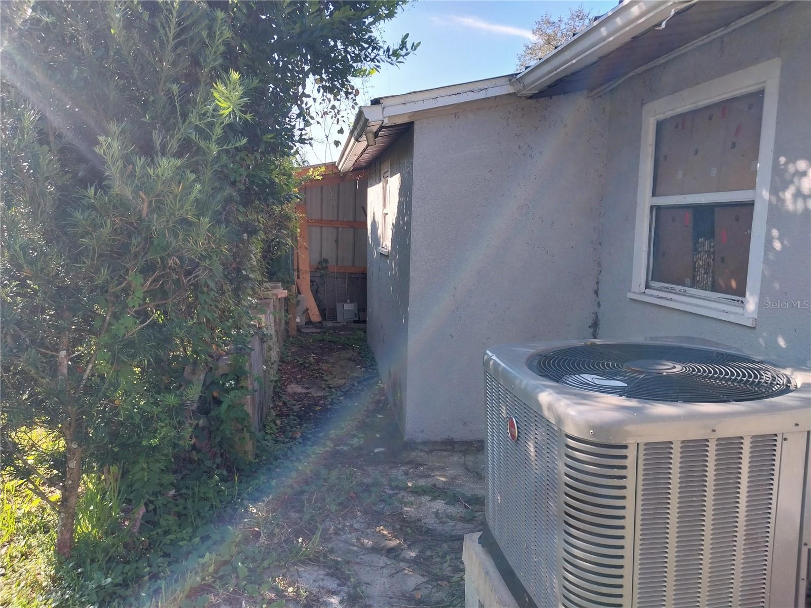 CINDY LANE MOBILE COURT - Residential