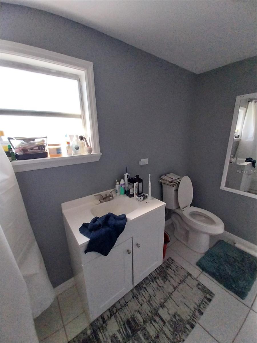 CINDY LANE MOBILE COURT - Residential