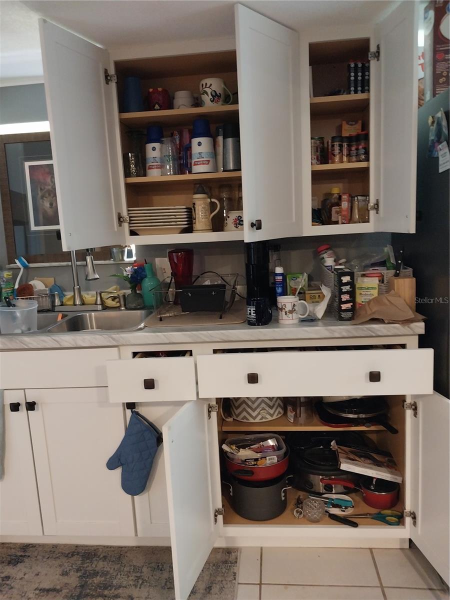 CINDY LANE MOBILE COURT - Residential