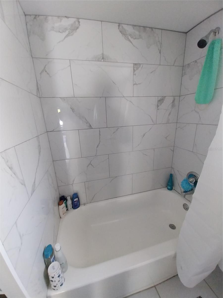 CINDY LANE MOBILE COURT - Residential