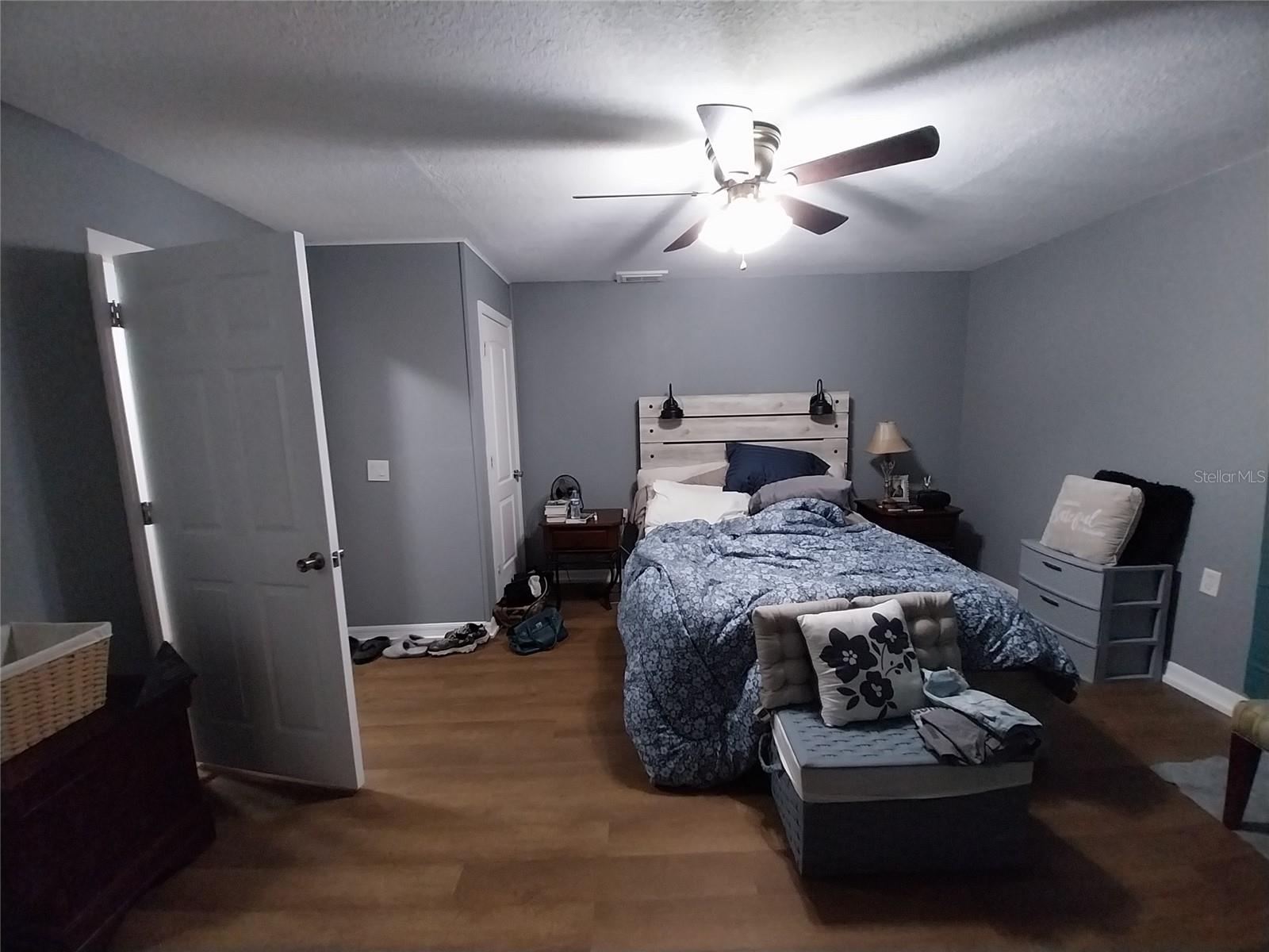 CINDY LANE MOBILE COURT - Residential