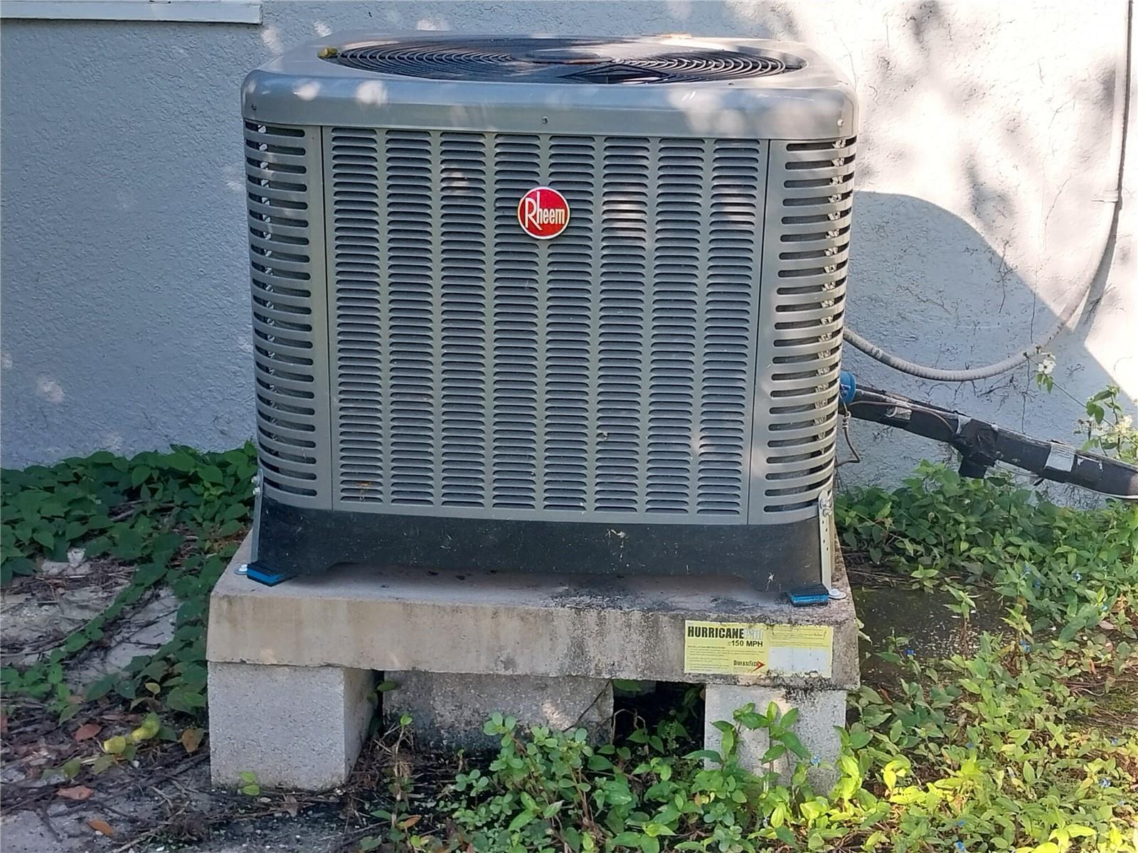 CINDY LANE MOBILE COURT - Residential