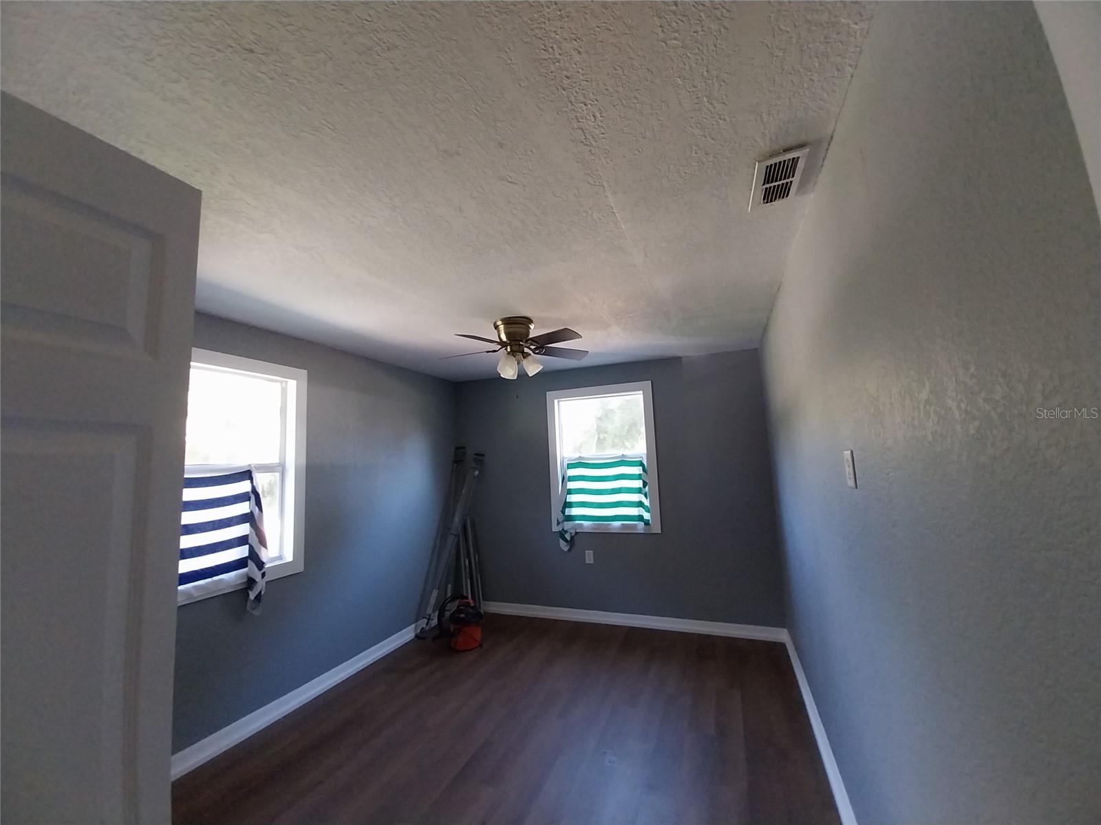 CINDY LANE MOBILE COURT - Residential