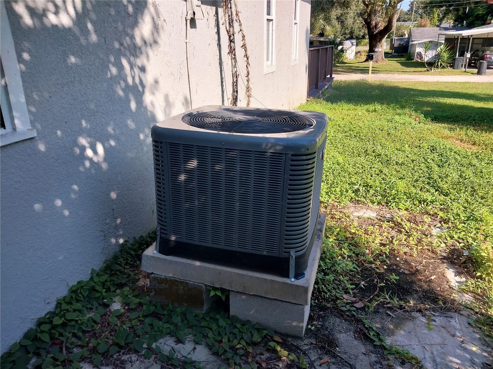 CINDY LANE MOBILE COURT - Residential