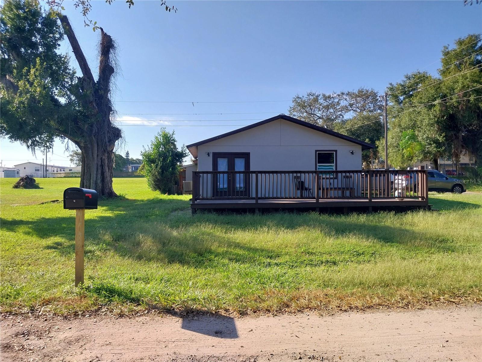 CINDY LANE MOBILE COURT - Residential