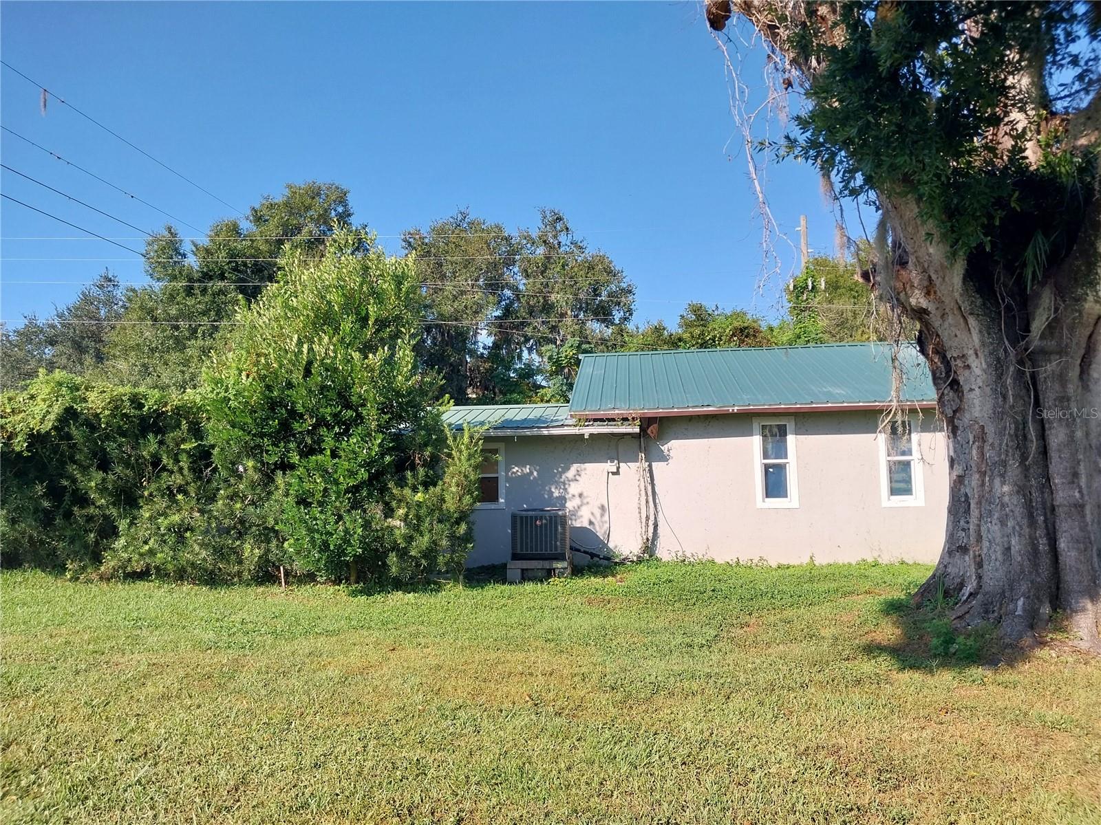 CINDY LANE MOBILE COURT - Residential