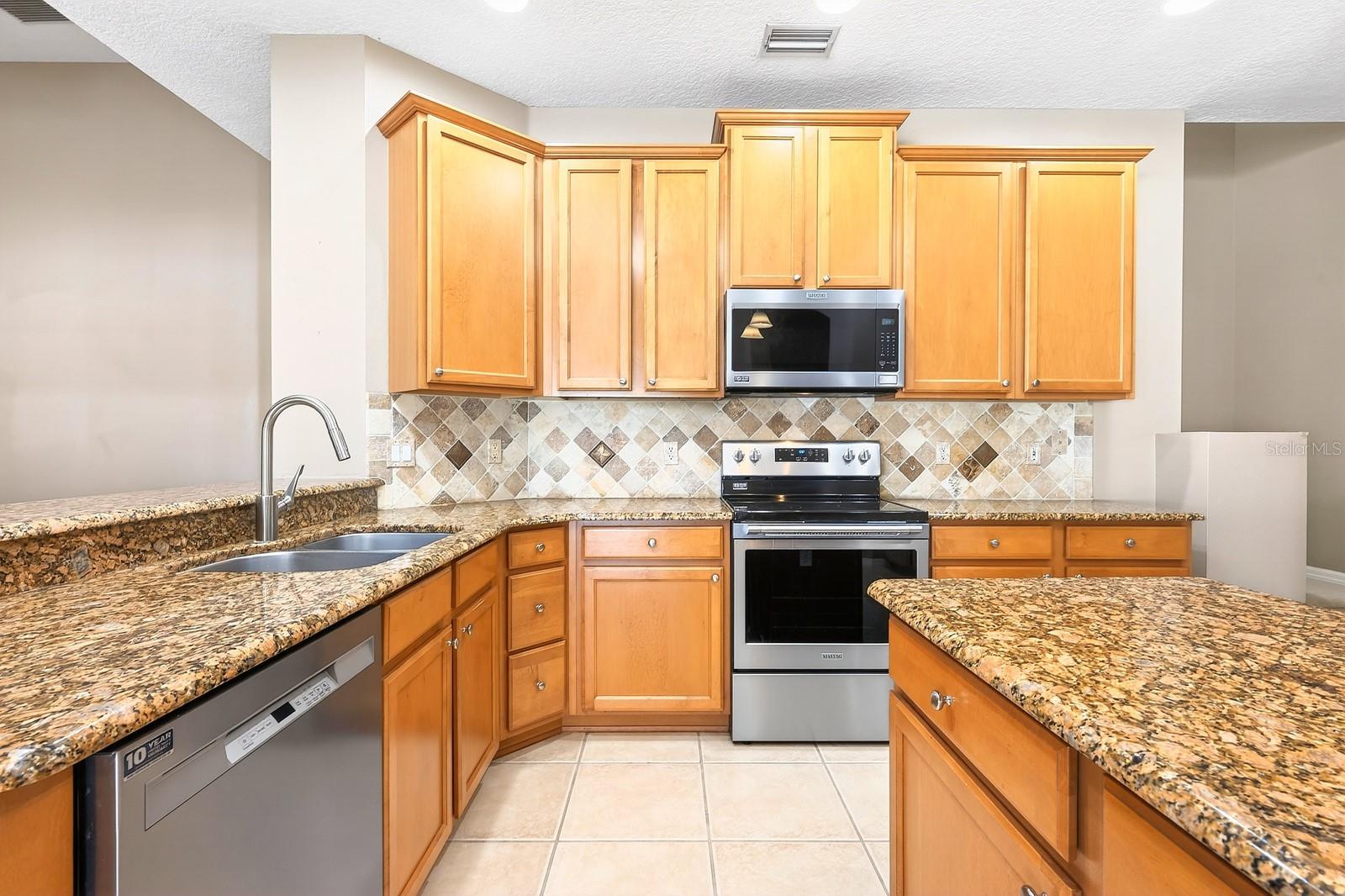 EMERALD ESTATES - Residential