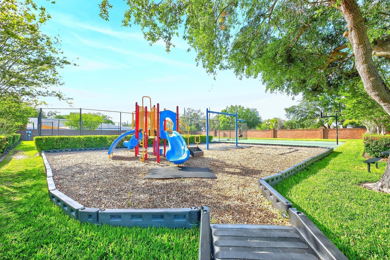 EMERALD ESTATES - Residential