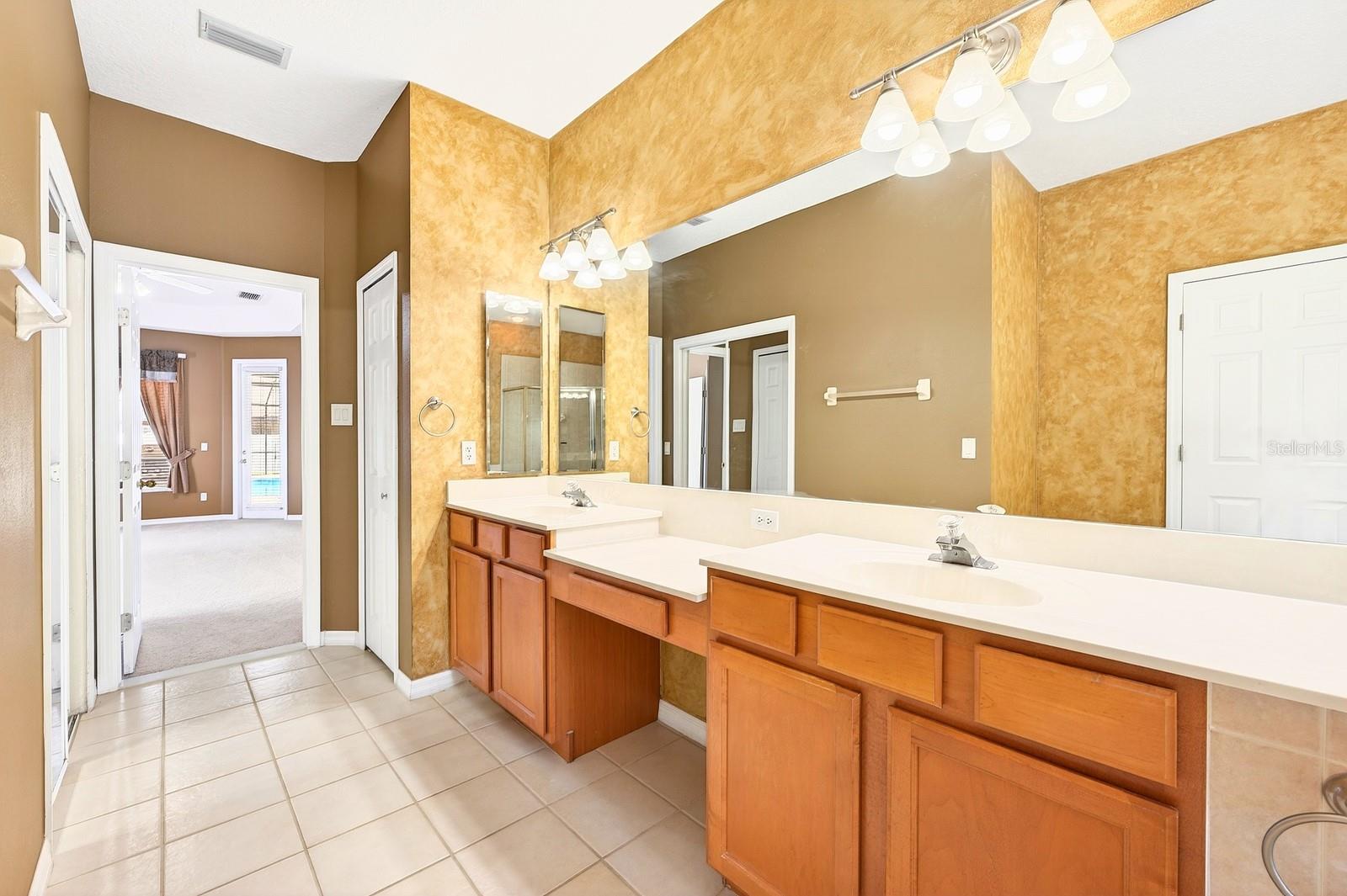 EMERALD ESTATES - Residential