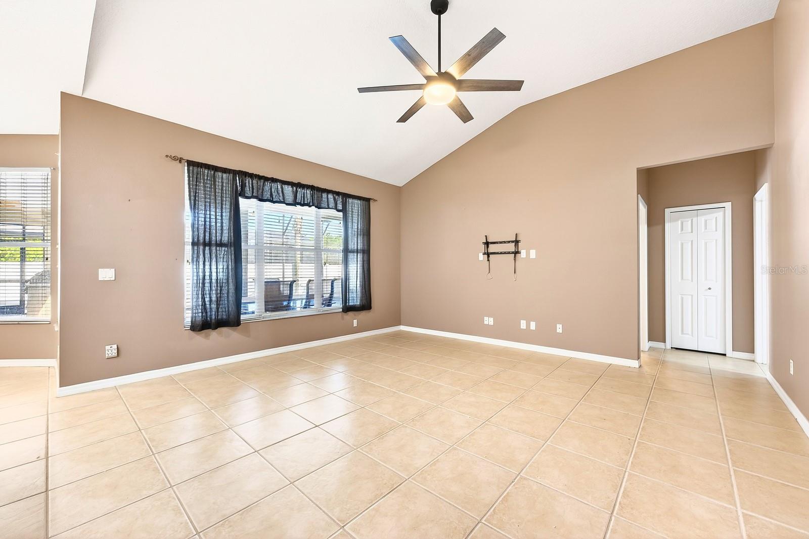 EMERALD ESTATES - Residential