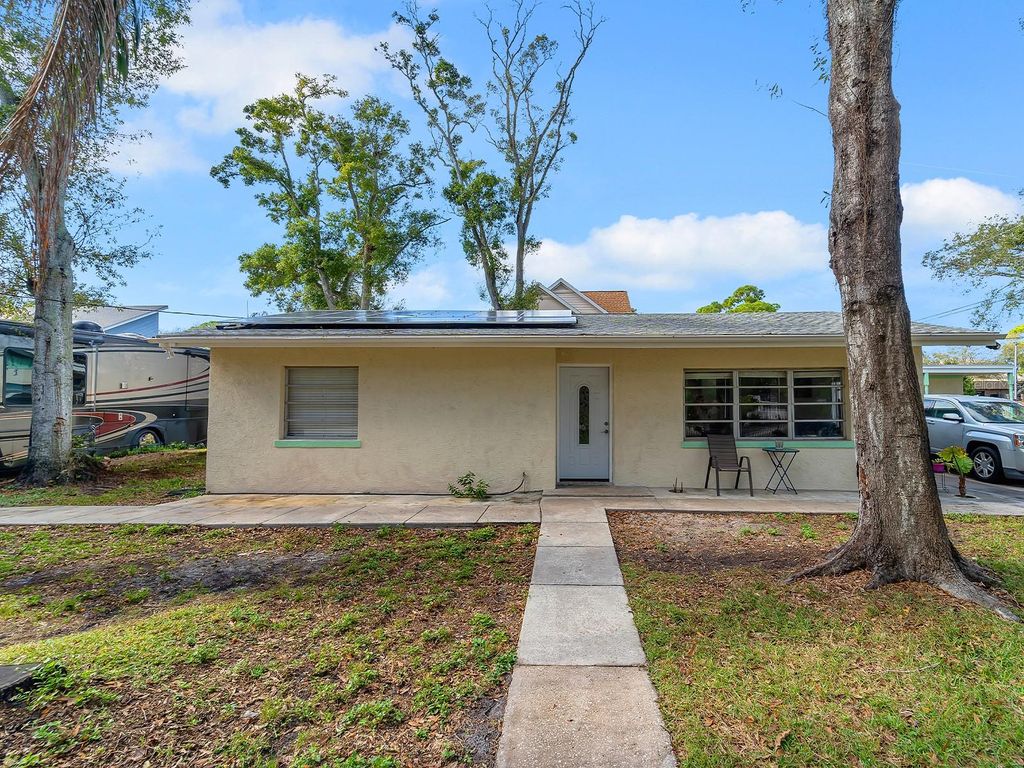 Photo of 7684 Oakhurst Road, Seminole, FL 33776 (MLS # S5143267)
