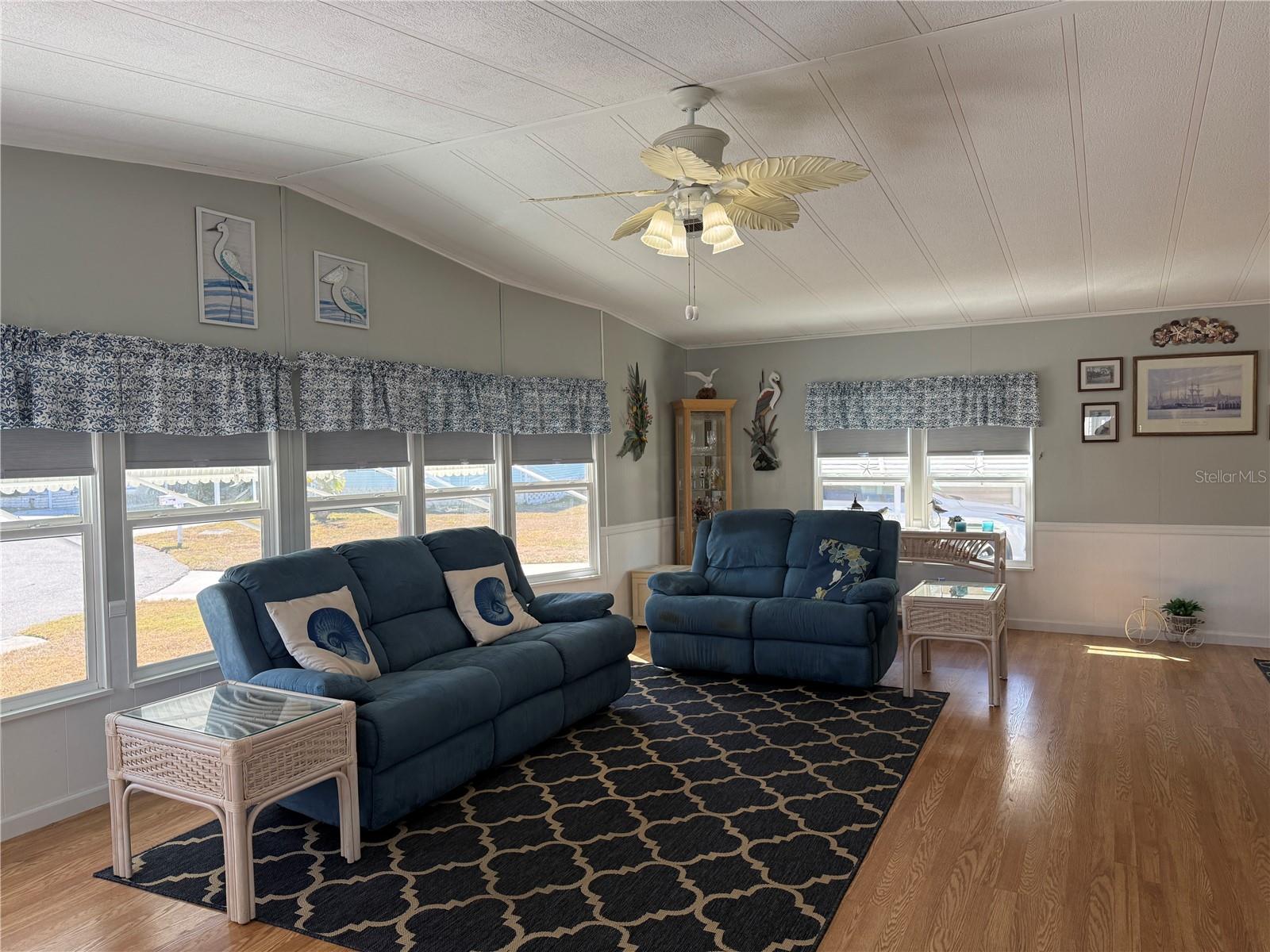 HOLIDAY PARK - Residential