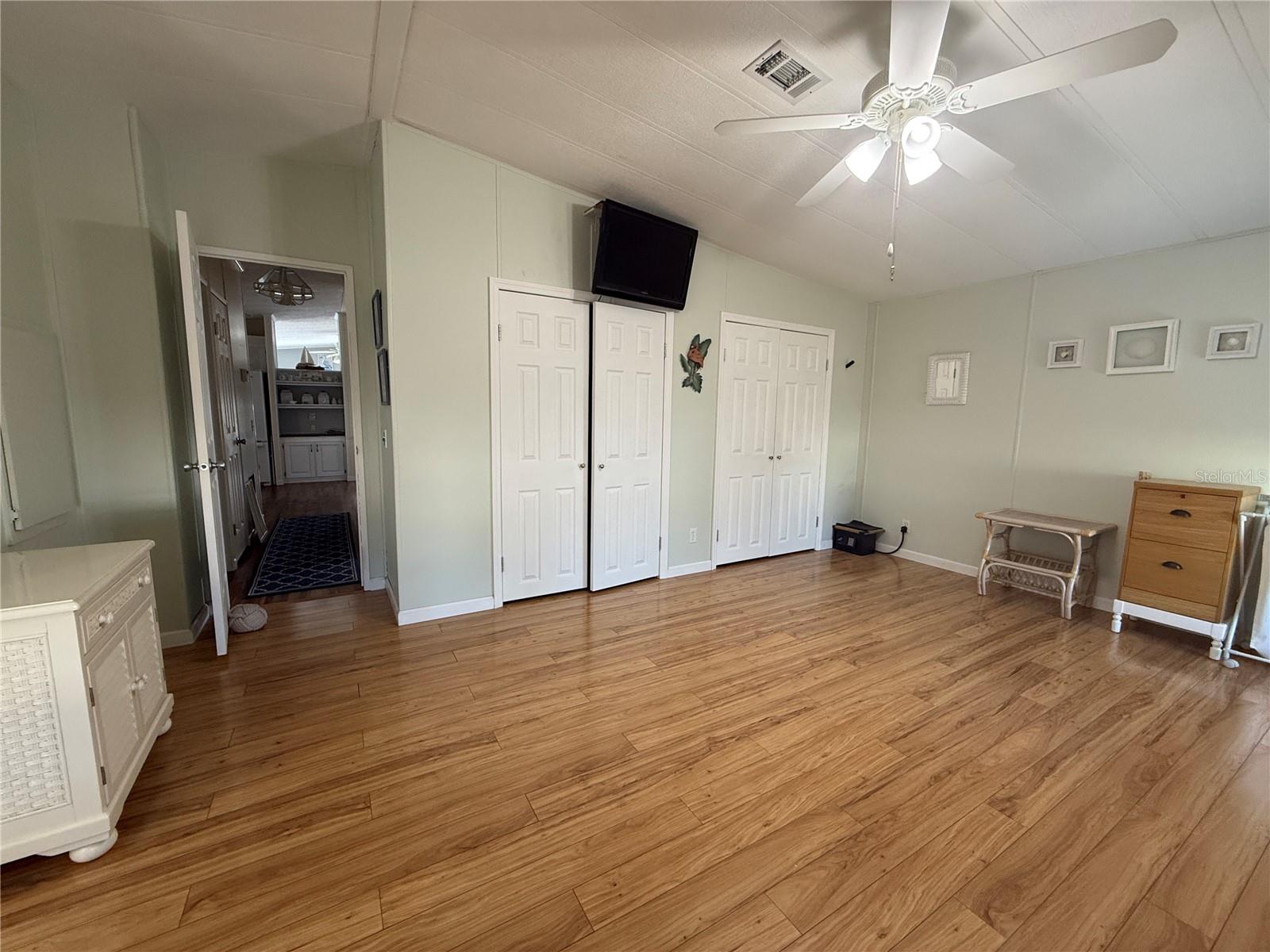 HOLIDAY PARK - Residential