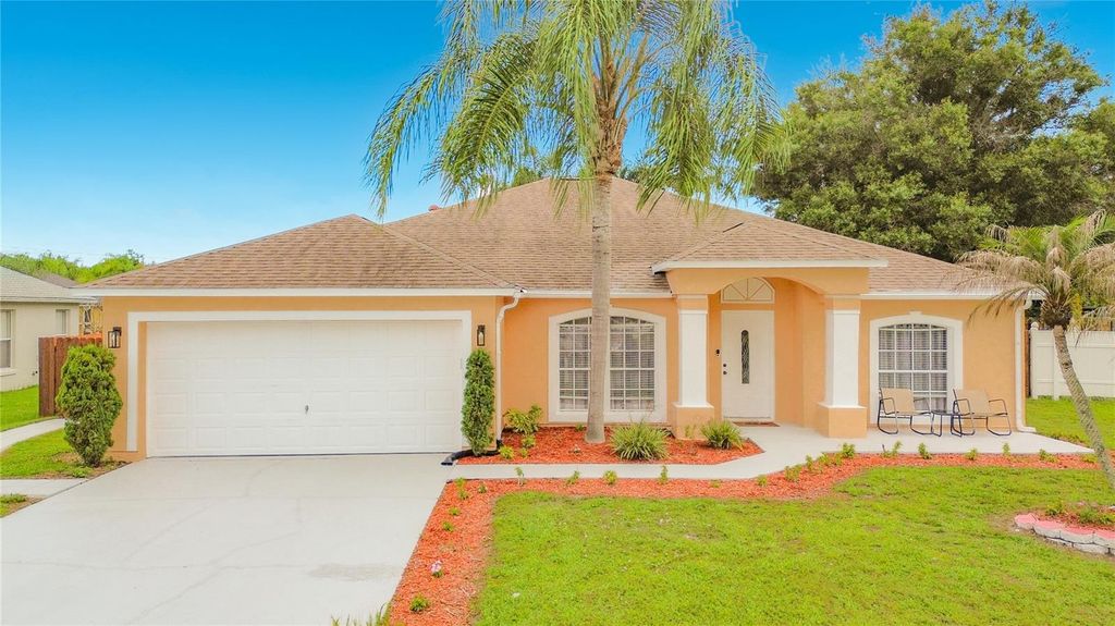 Photo of 915 Bonneville Lane, Kissimmee, FL 34759 (MLS # O6409597)