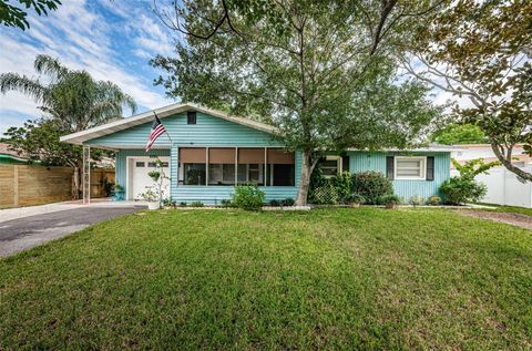 A home in SEMINOLE