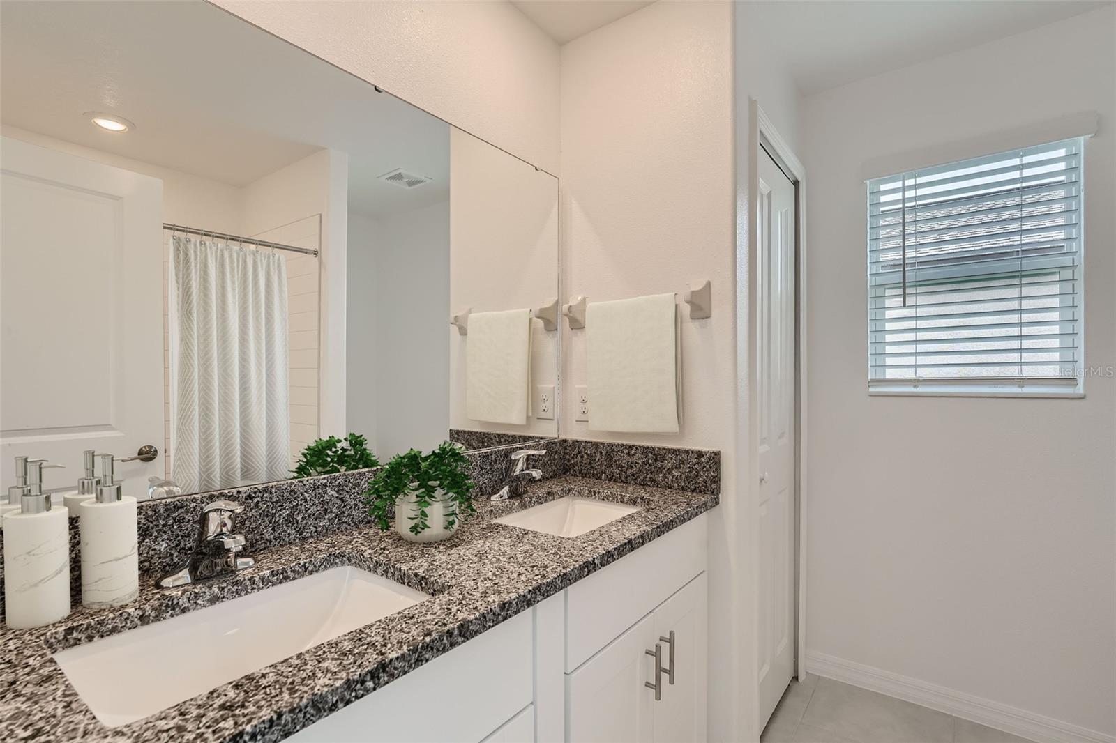 ABBOTT SQUARE - Residential