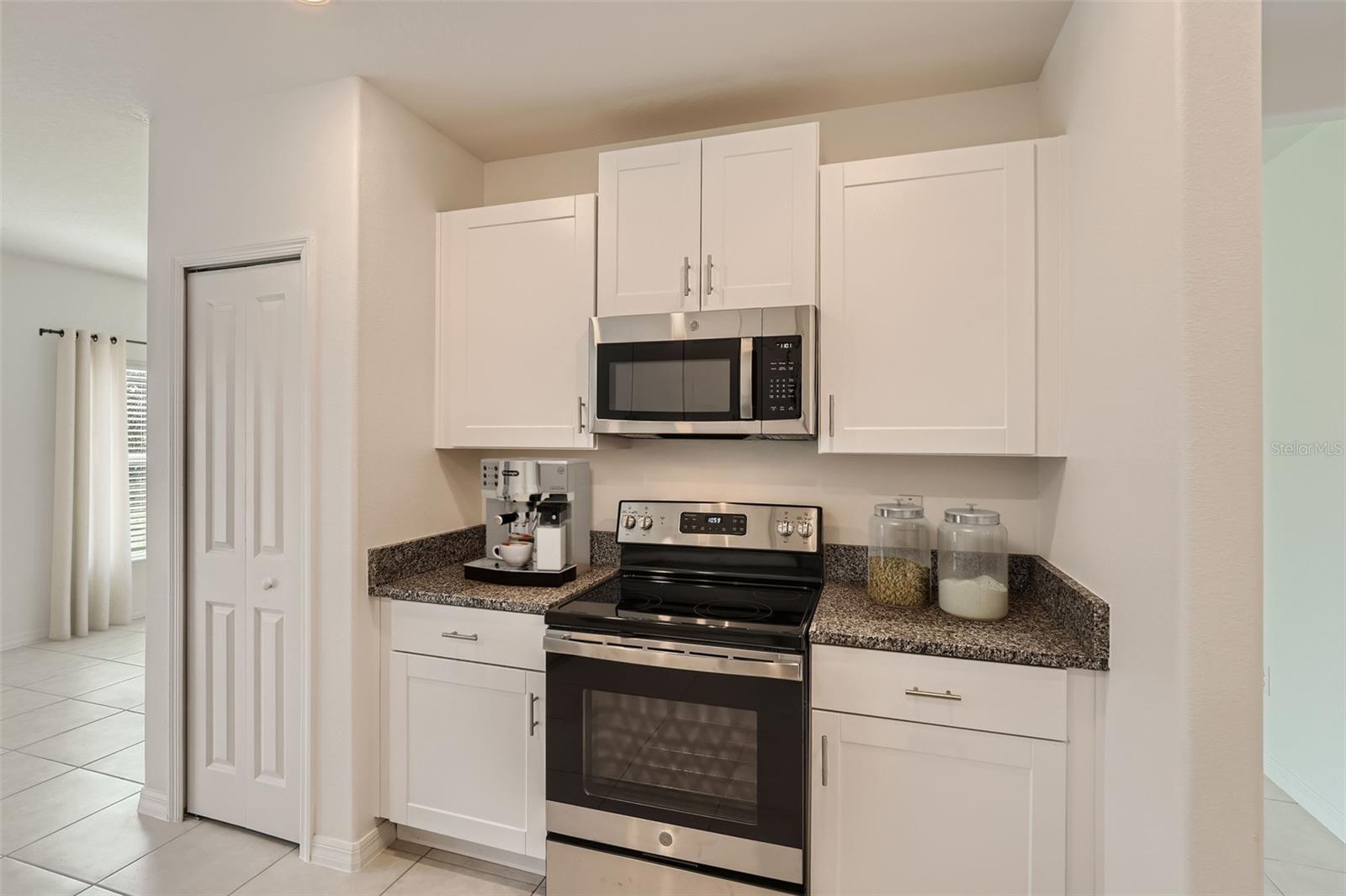 ABBOTT SQUARE - Residential