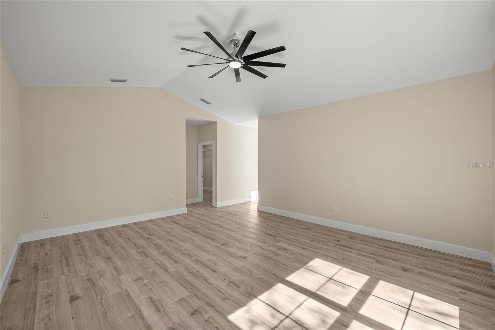 GLORIAS WAY - Residential