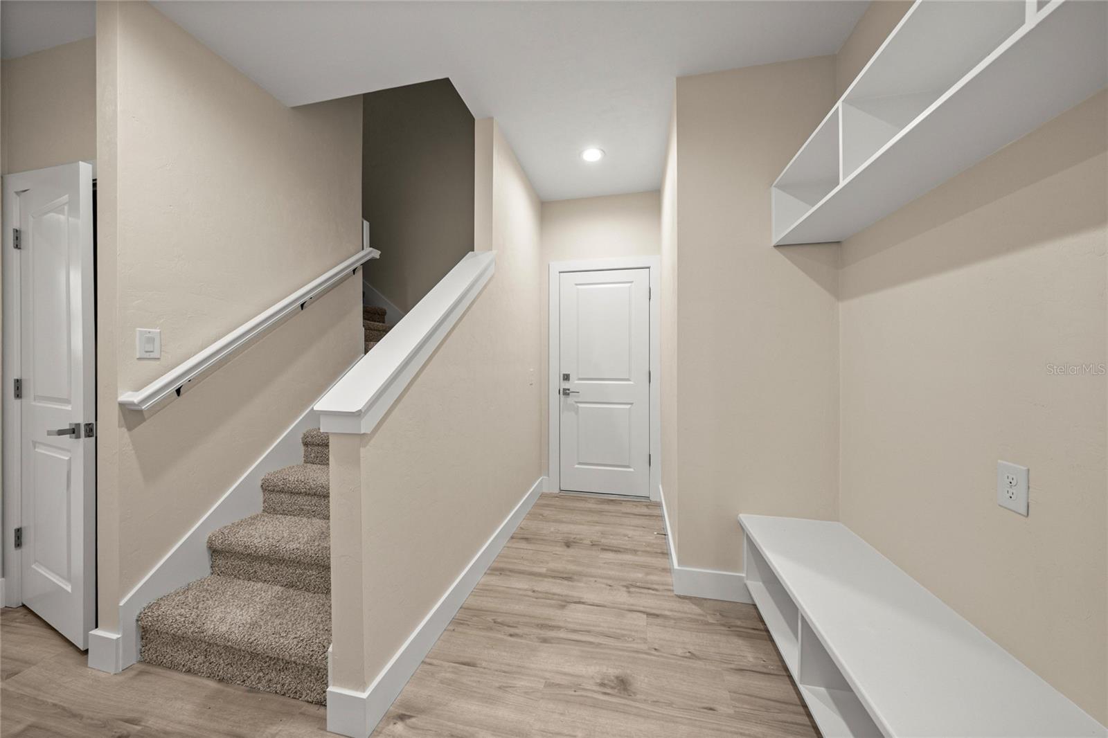 GLORIAS WAY - Residential