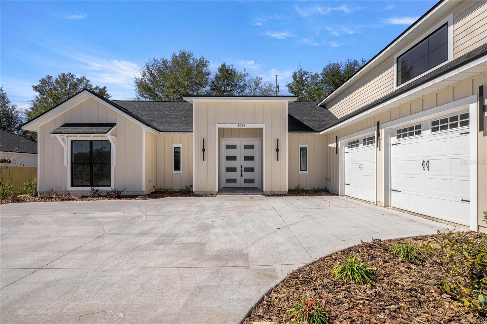 GLORIAS WAY - Residential