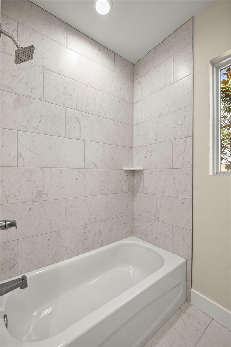 GLORIAS WAY - Residential