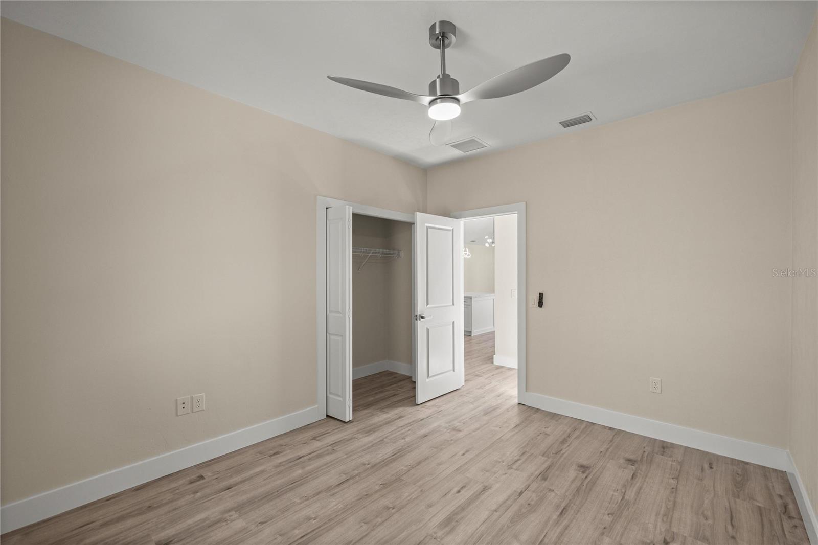 GLORIAS WAY - Residential