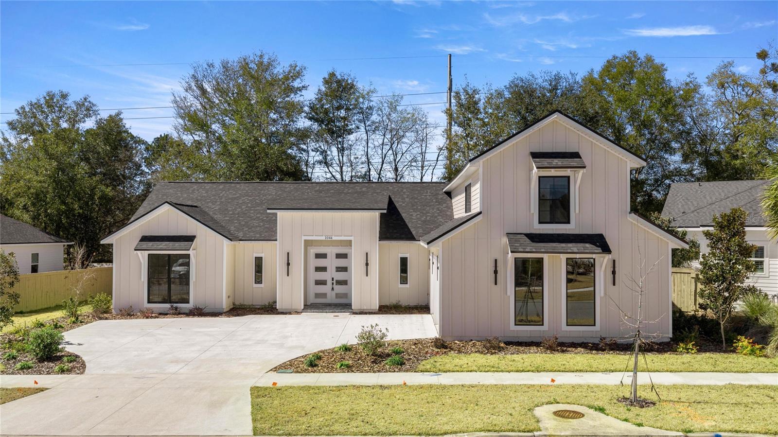 GLORIAS WAY - Residential