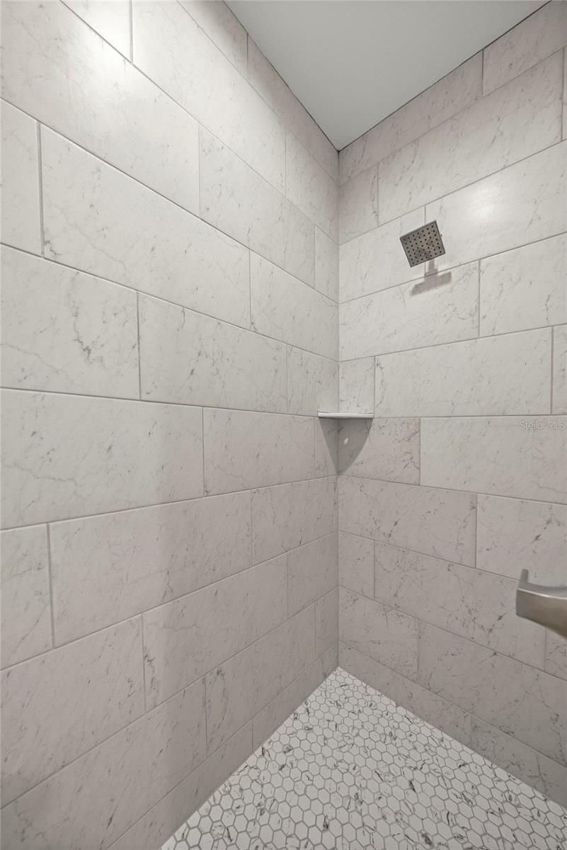 GLORIAS WAY - Residential