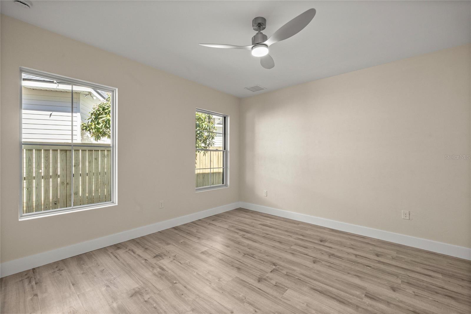 GLORIAS WAY - Residential