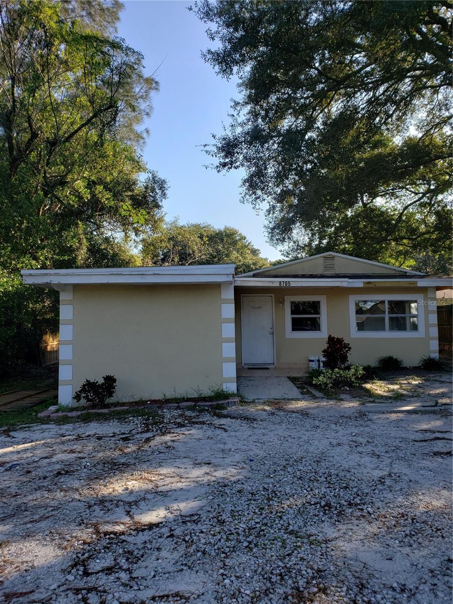 3bed , 2 bath , house close to Busch Gardens . Tiles and laminate throughout . $1,600 a month plus $1,600 deposit.