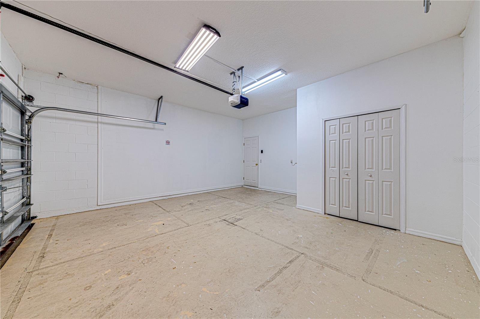 CALABAY PARC - Residential Lease