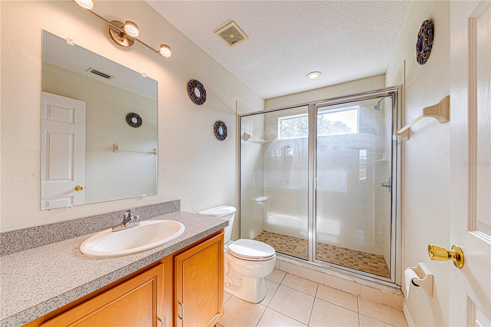 CALABAY PARC - Residential Lease