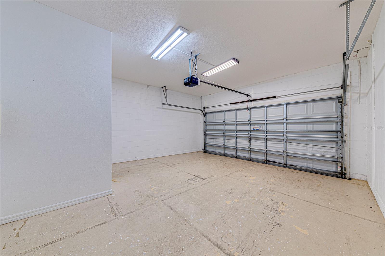 CALABAY PARC - Residential Lease