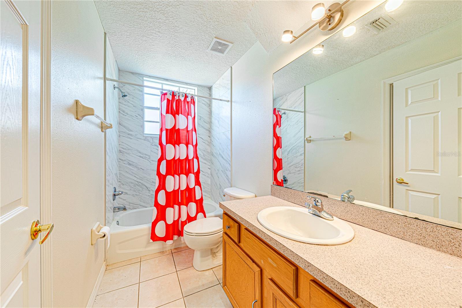 CALABAY PARC - Residential Lease