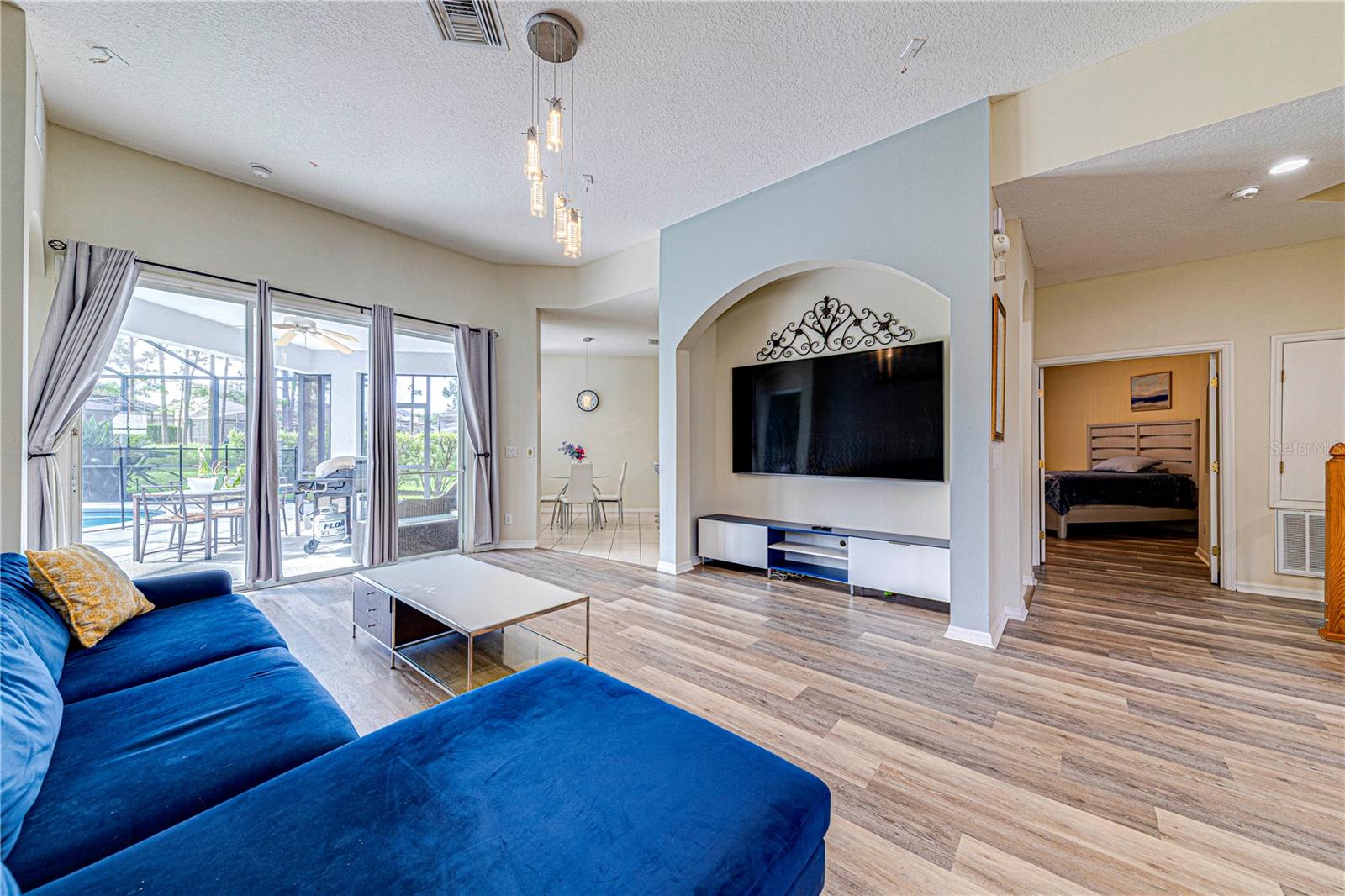 CALABAY PARC - Residential Lease