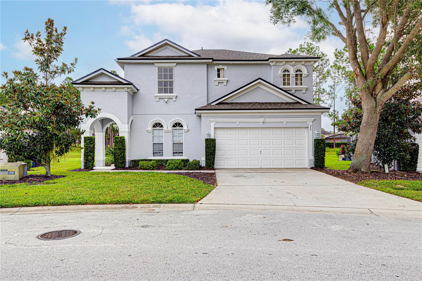 This spacious 6-bedroom, 4.5-bathroom home is located in the desirable community of Calabay Parc, less than 15 minutes from Disney World, shopping centers, and other major attractions. Recently updated with brand new waterproof luxury vinyl plank flooring on the first floor, new carpet upstairs, fresh paint, and a newer secondary AC unit, the home is ready for immediate move-in.
Inside, a bright and open layout offers plenty of space to relax or entertain. The large living room flows seamlessly into the open kitchen and dining area, complete with a walk-in pantry, ample cabinetry, and generous counter space. The first-floor master suite features an en-suite bath with a separate shower for added comfort and privacy.
Enjoy Florida living outdoors with a spacious screened deck and private pool, perfect for dining al fresco or unwinding after a long day. The community provides exterior landscaping and CCTV security for peace of mind.
Conveniently located near major highways, shopping, and dining, this rental offers the perfect combination of comfort, space, and location. Schedule your showing today!