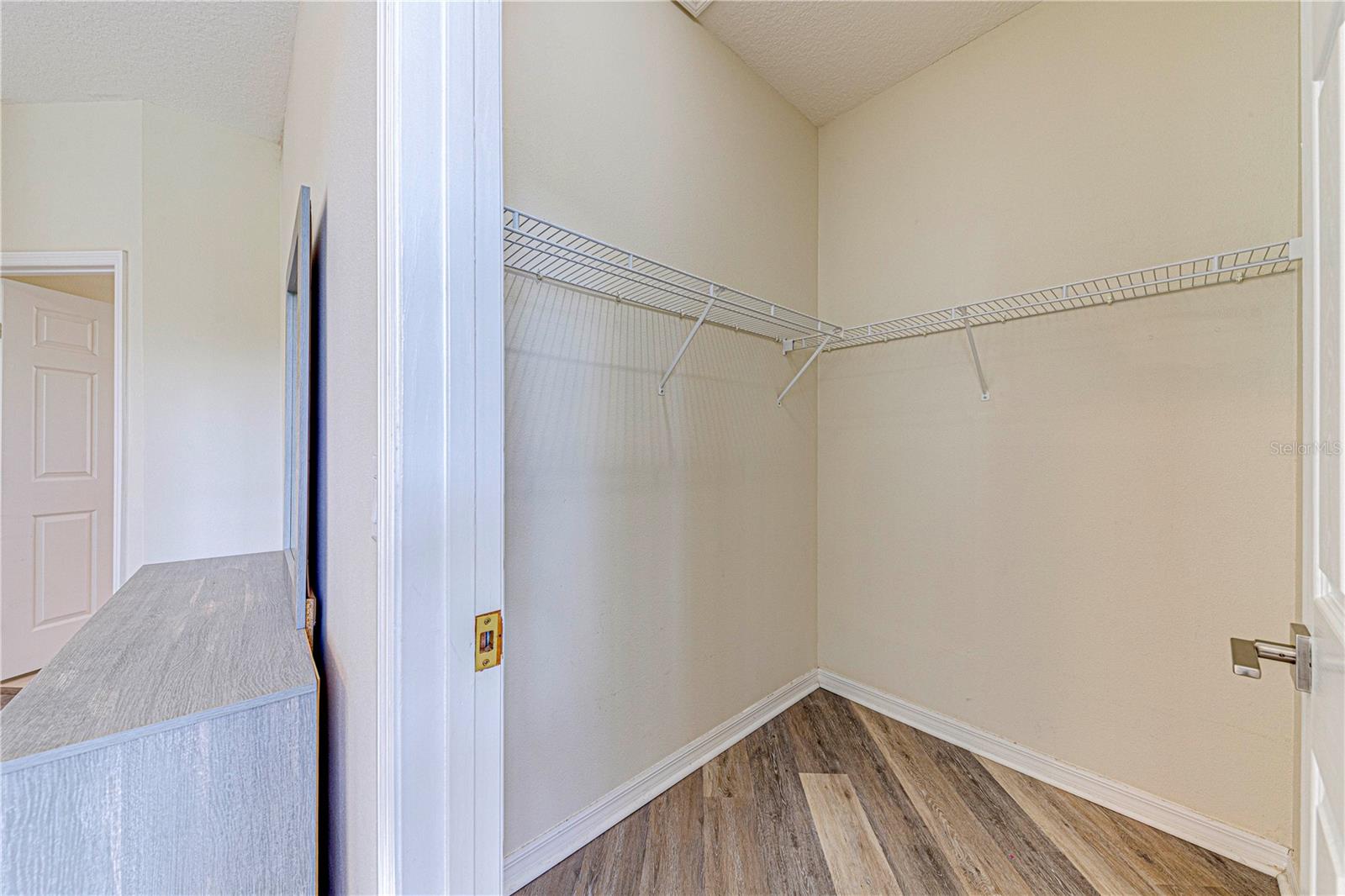 CALABAY PARC - Residential Lease