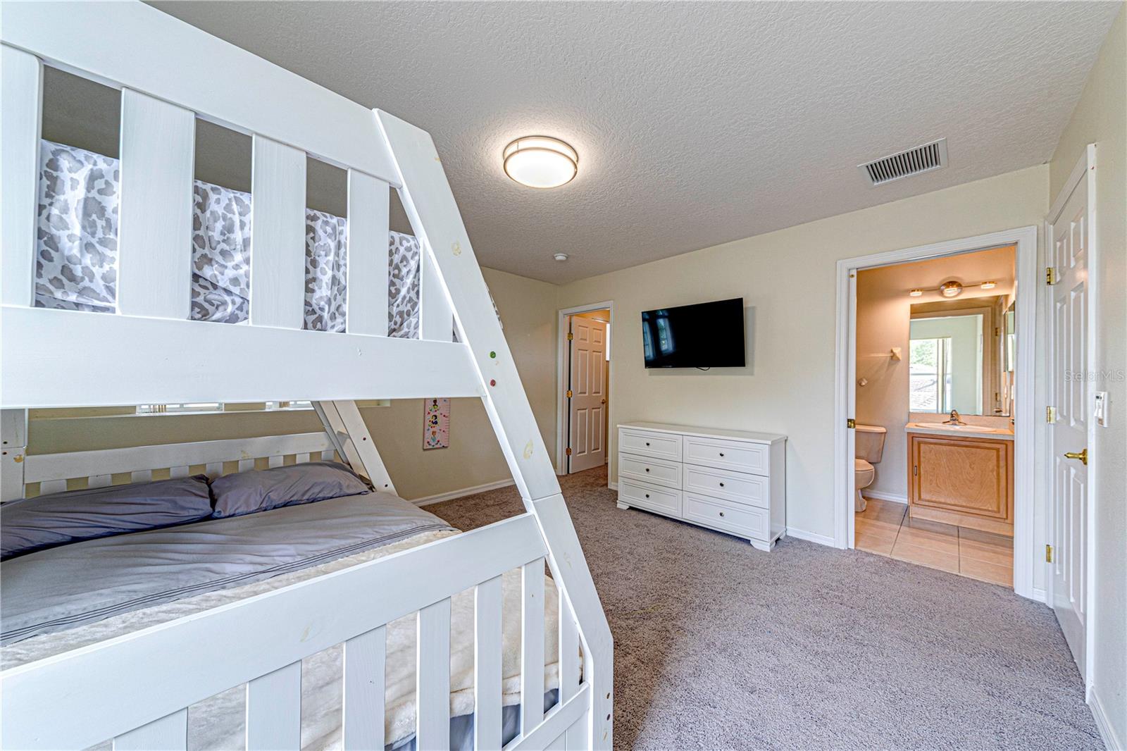 CALABAY PARC - Residential Lease