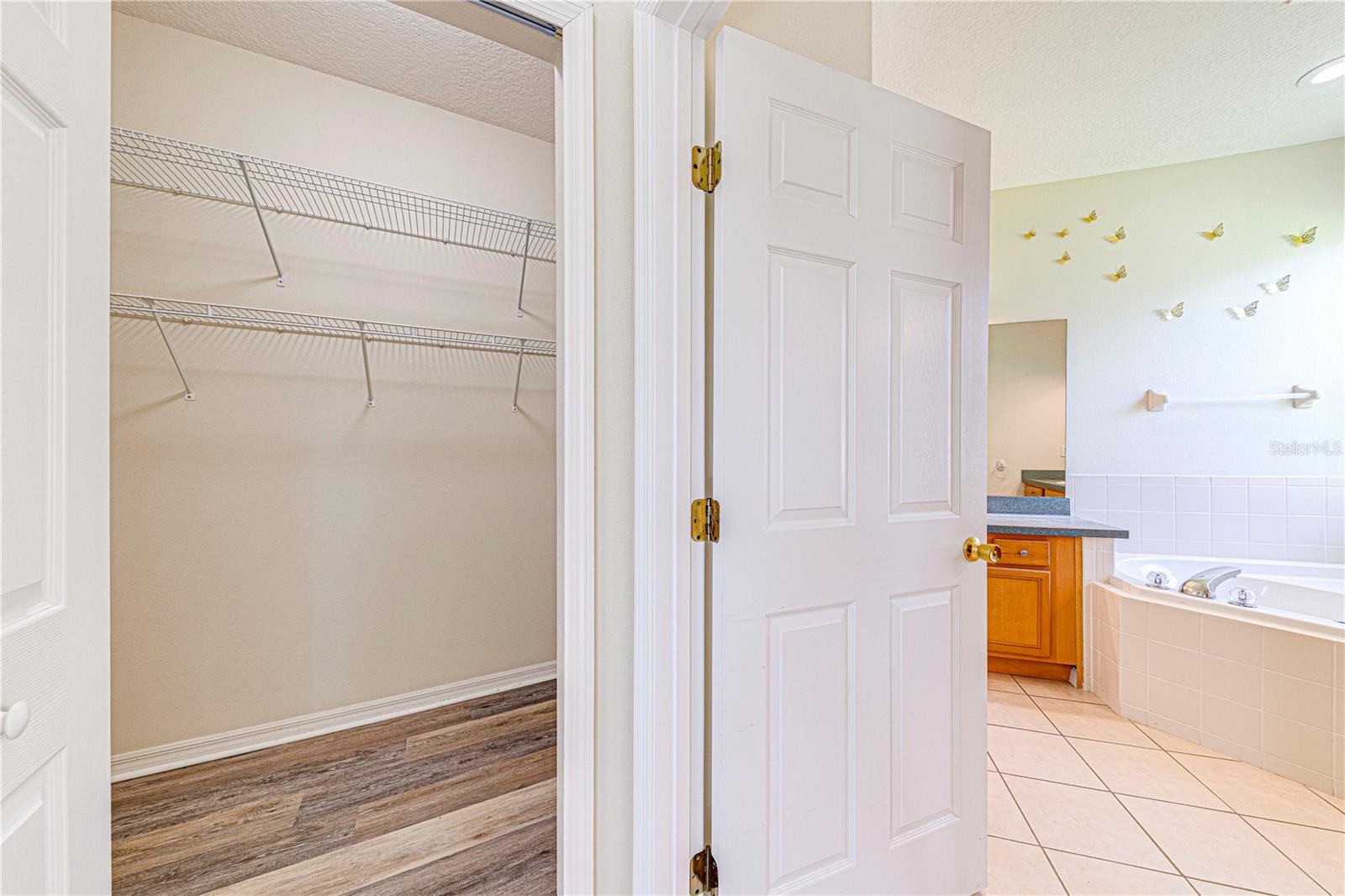 CALABAY PARC - Residential Lease