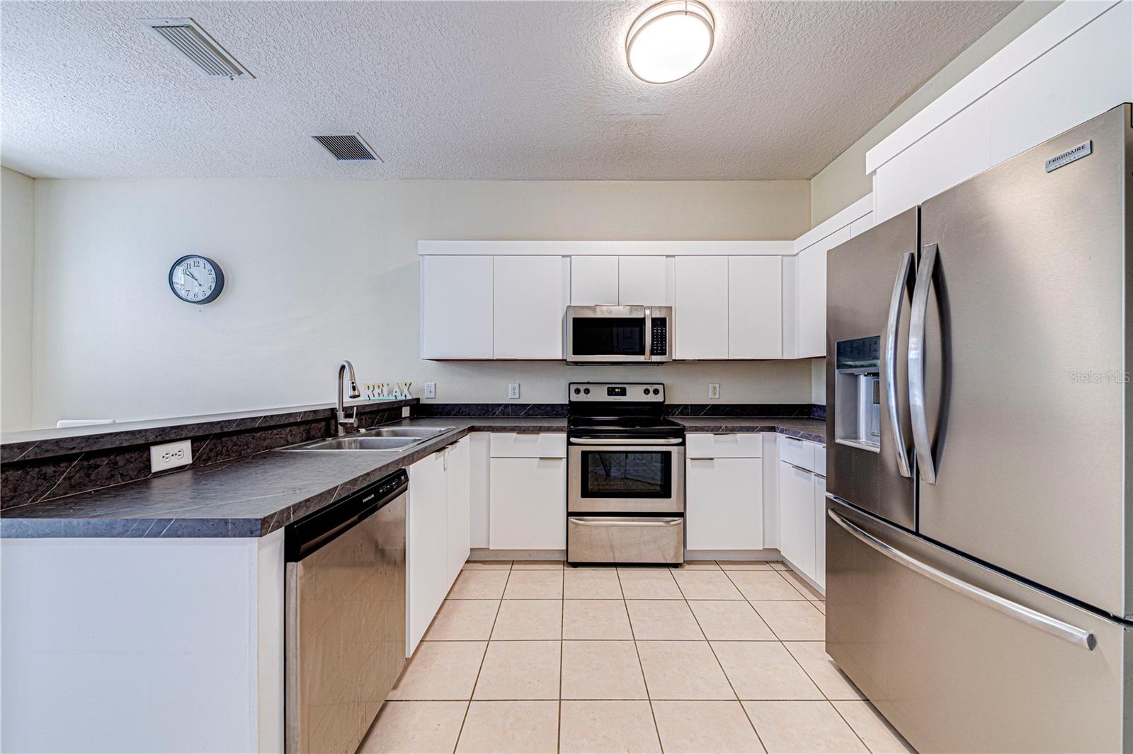 CALABAY PARC - Residential Lease