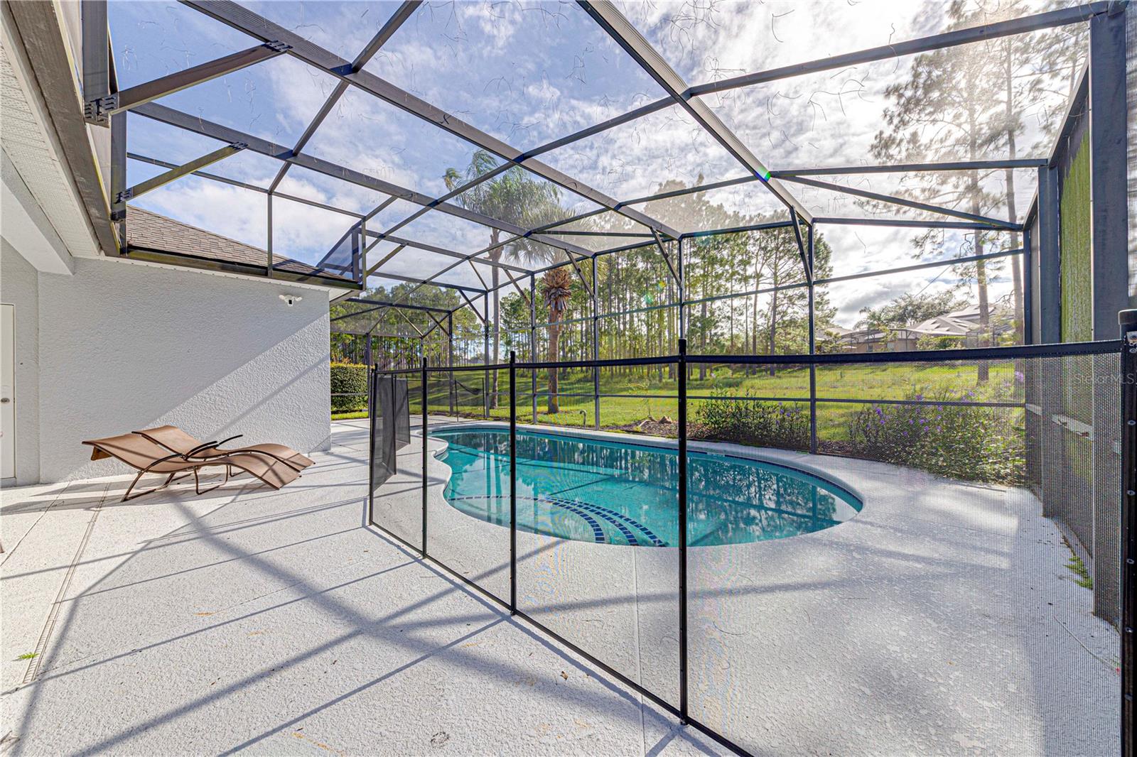 CALABAY PARC - Residential Lease