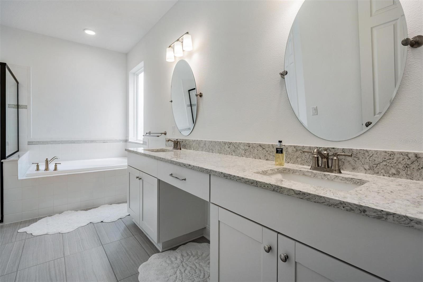 WHISPERING OAKS PRESERVE PH 1 - Residential