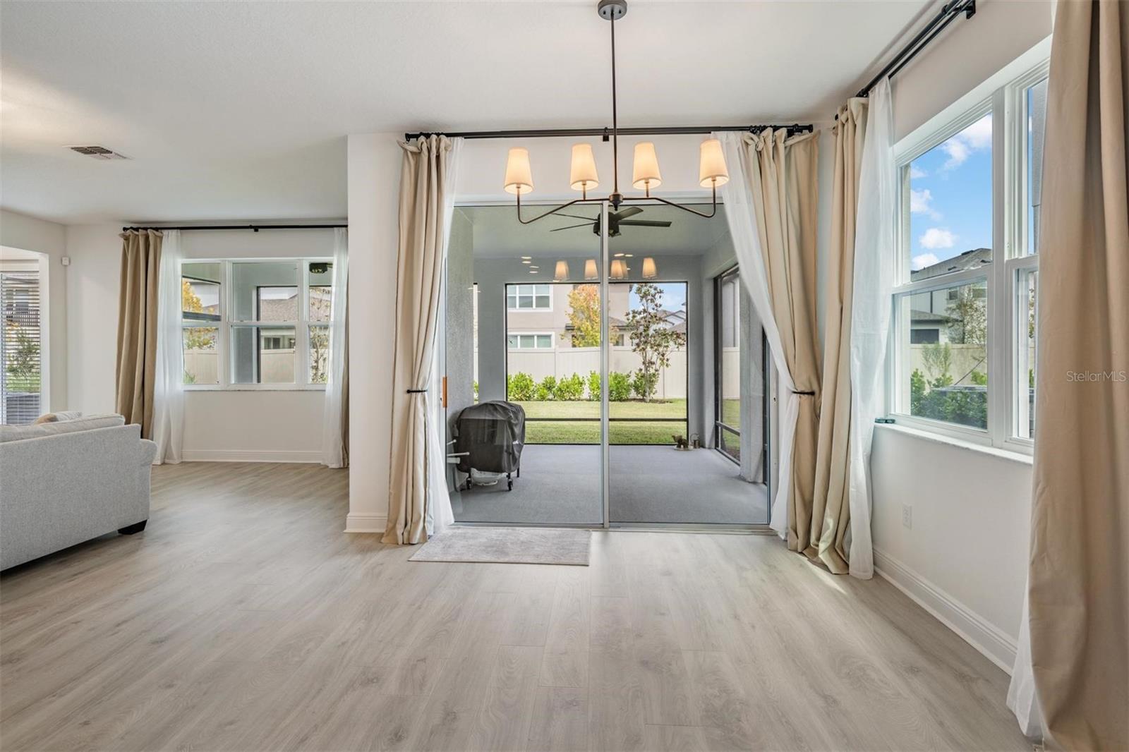 WHISPERING OAKS PRESERVE PH 1 - Residential