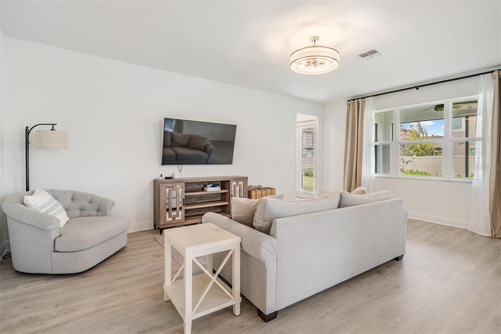 WHISPERING OAKS PRESERVE PH 1 - Residential