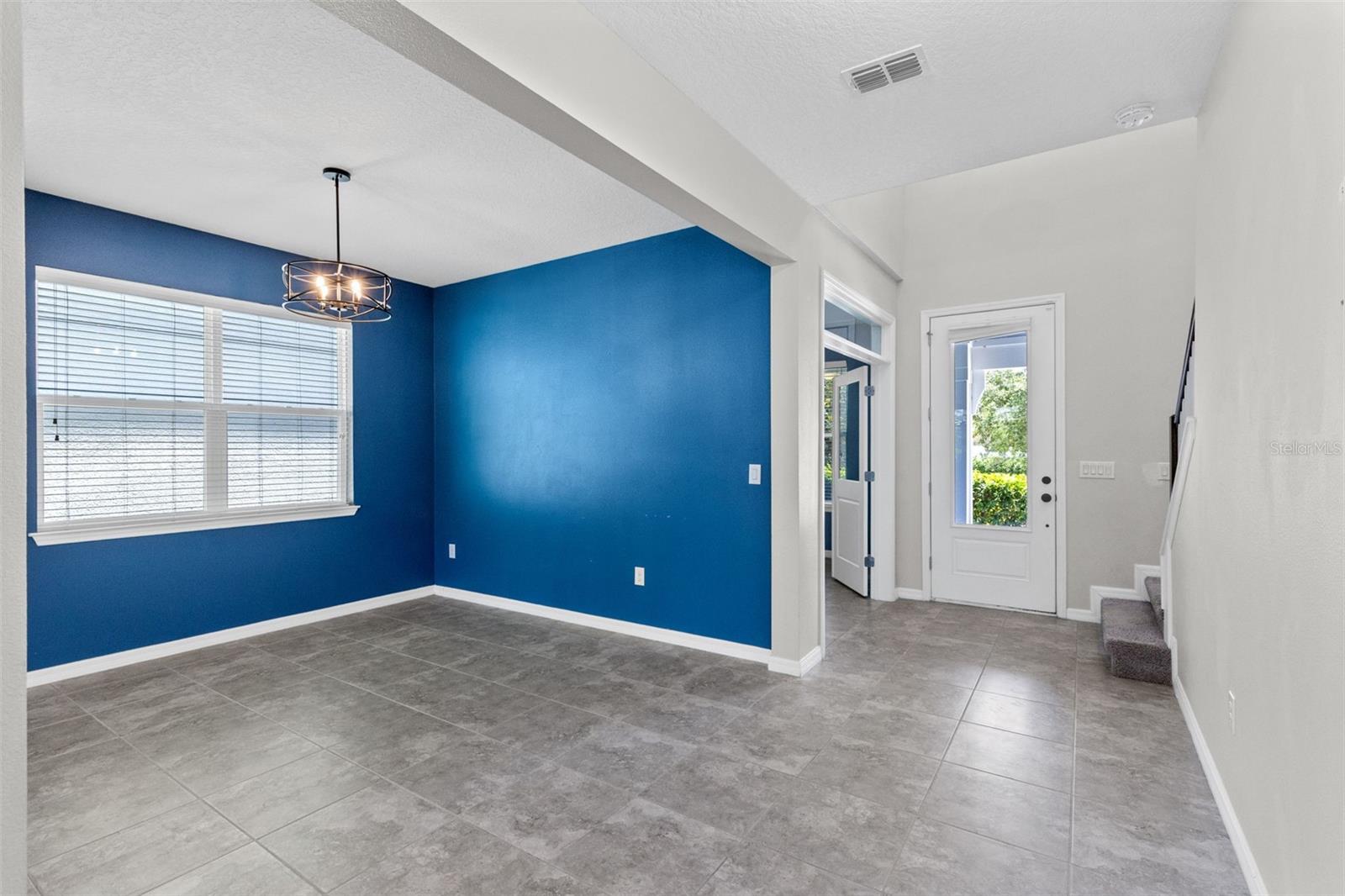 2819 STONEGATE DRIVE